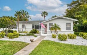Clearwater Cottage | Quick Walk to the Beach - Clearwater Beach, Florida