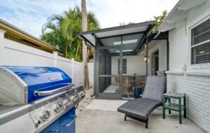 Clearwater Cottage | Quick Walk to the Beach - Clearwater Beach, Florida