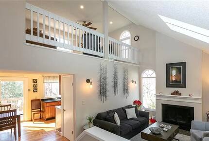 Beautiful Mountain Retreat | 10 minutes to Downtown Asheville - Asheville, North Carolina