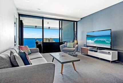 Luxury Ocean View Spa Apartment - Gold Coast, Australia