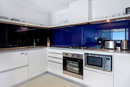 Luxury Ocean View Spa Apartment - Gold Coast, Australia