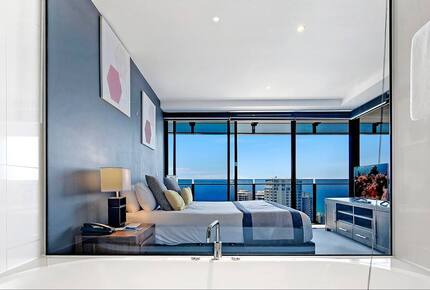 Luxury Ocean View Spa Apartment - Gold Coast, Australia
