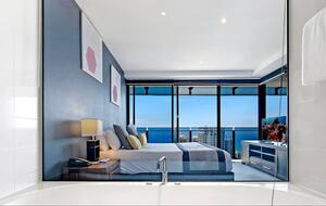 Luxury Ocean View Spa Apartment - Gold Coast, Australia