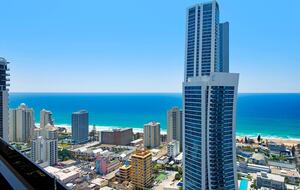 Luxury Ocean View Spa Apartment - Gold Coast, Australia