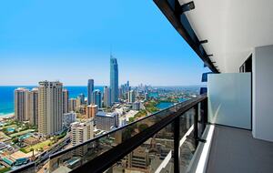 Luxury Ocean View Spa Apartment - Gold Coast, Australia