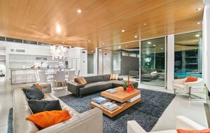 Glass Retreat: Mid-Century Modern Masterpiece - Rancho Mirage, California