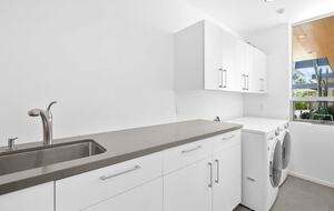 Glass Retreat: Mid-Century Modern Masterpiece - Rancho Mirage, California