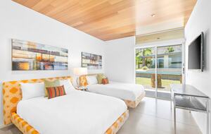 Glass Retreat: Mid-Century Modern Masterpiece - Rancho Mirage, California