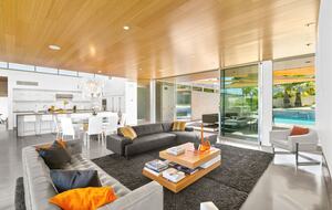 Glass Retreat: Mid-Century Modern Masterpiece - Rancho Mirage, California