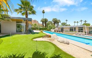 Glass Retreat: Mid-Century Modern Masterpiece - Rancho Mirage, California