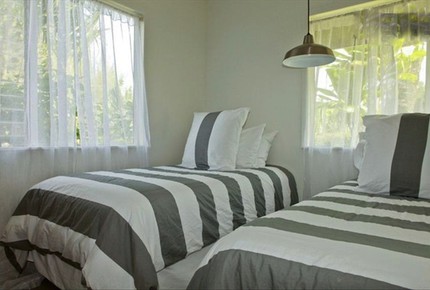 2.5 Acre Farmhouse - Hanalei, Hawaii