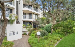 Jubilee Esplanade - Coolum, Australia