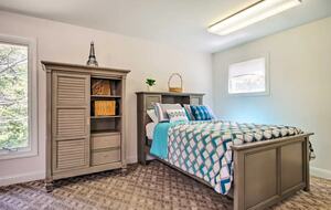 Spacious Mears Retreat - Steps From Lake Michigan and Sand Dunes - Mears, Michigan