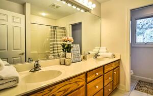 Spacious Mears Retreat - Steps From Lake Michigan and Sand Dunes - Mears, Michigan