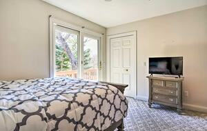 Spacious Mears Retreat - Steps From Lake Michigan and Sand Dunes - Mears, Michigan