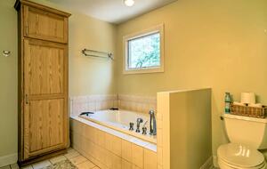 Spacious Mears Retreat - Steps From Lake Michigan and Sand Dunes - Mears, Michigan