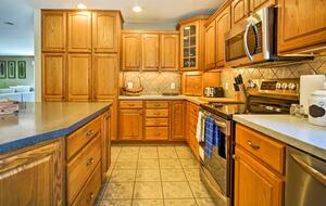 Spacious Mears Retreat - Steps From Lake Michigan and Sand Dunes - Mears, Michigan