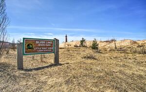 Spacious Mears Retreat - Steps From Lake Michigan and Sand Dunes - Mears, Michigan