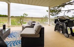 South End Beach Retreat | 1st floor duplex w/incredible views, short walk to beach - Ocean City, New Jersey