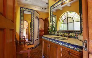 Twin Suite full bath