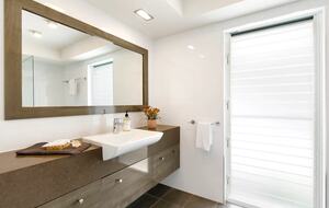 Noosa Heads Hideaway | Prime Location, Views & Sunsets, Walk to Beach - Noosa Heads, Australia