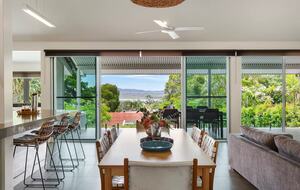 Noosa Heads Hideaway | Prime Location, Views & Sunsets, Walk to Beach - Noosa Heads, Australia