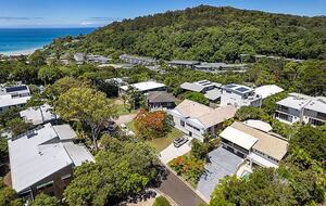 Noosa Heads Hideaway | Prime Location, Views & Sunsets, Walk to Beach - Noosa Heads, Australia
