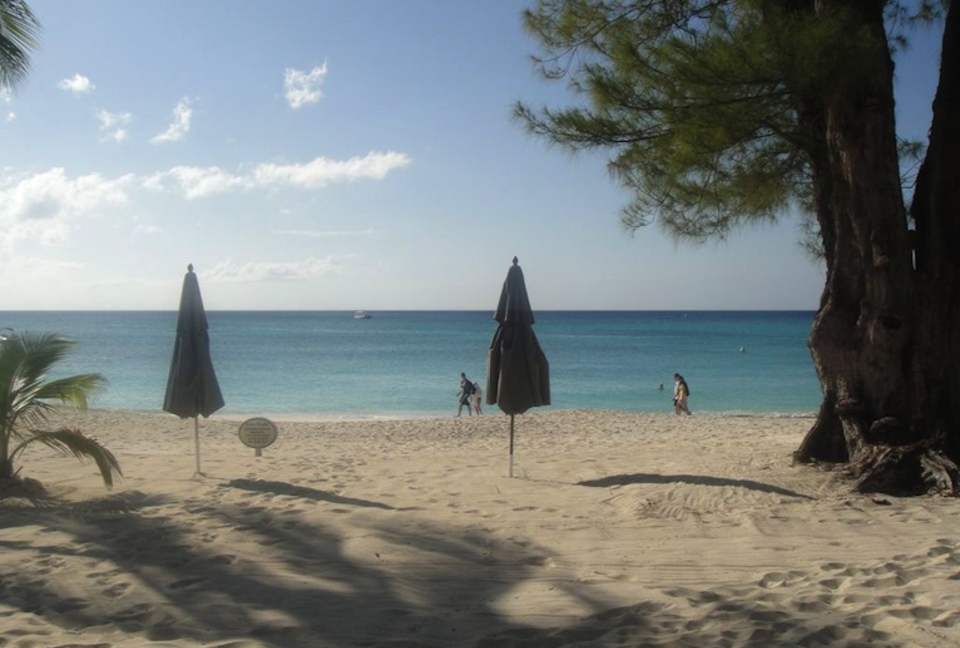 Beautiful Beachfront at Casa Caribe - Grand Cayman - George Town, Cayman Islands