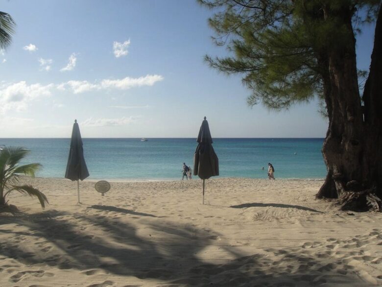 Beautiful Beachfront at Casa Caribe - Grand Cayman - George Town, Cayman Islands
