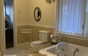 Mid century cottage on Mount Royal with stunning view - Outremont, Montreal, Canada