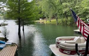 Creekside Serenity on Lake Blue Ridge - Morganton, Georgia