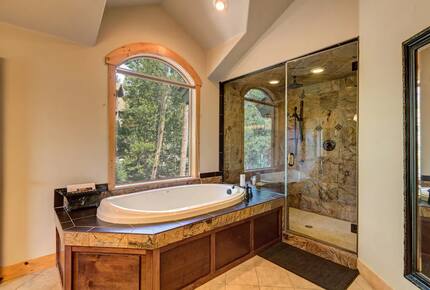 Luxury Breckenridge Mountain Retreat with Panoramic Views - Breckenridge, Colorado