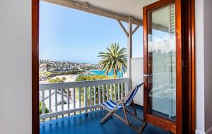 Barefoot at Bronte - Sydney, Australia