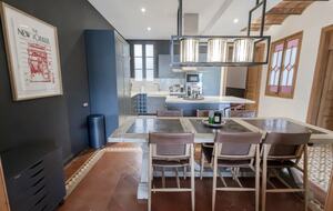 Luxury Apartment With Terrace - Barcelona, Spain