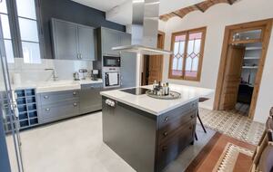 Luxury Apartment With Terrace - Barcelona, Spain