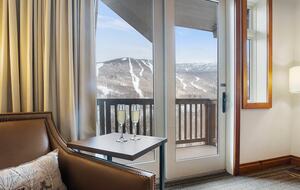 Stunning Stowe Studio | Top Floor Views, Ski In/Out - Stowe, Vermont