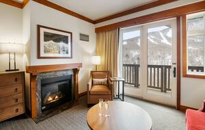 Stunning Stowe Studio | Top Floor Views, Ski In/Out - Stowe, Vermont