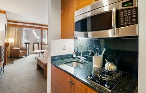 Stunning Stowe Studio | Top Floor Views, Ski In/Out - Stowe, Vermont