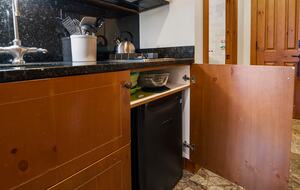 Stunning Stowe Studio | Top Floor Views, Ski In/Out - Stowe, Vermont