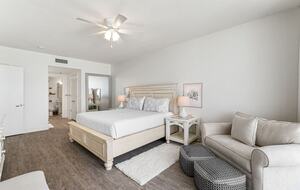 Master 1 bedroom with gulf view and on suite bathroom