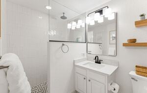Master 2 shower in on-suite bathroom