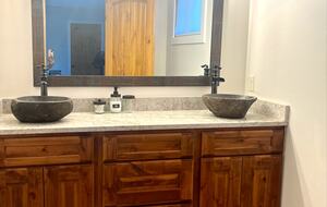 Primary en-suite bathroom