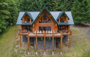 Lake Front Lodge on Lake Swift - Cougar, Washington