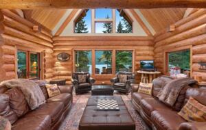 Lake Front Lodge on Lake Swift - Cougar, Washington