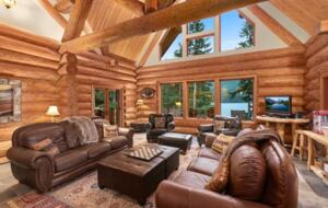 Lake Front Lodge on Lake Swift - Cougar, Washington