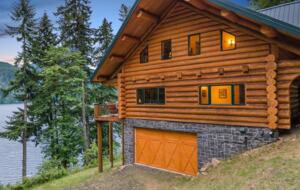 Lake Front Lodge on Lake Swift - Cougar, Washington