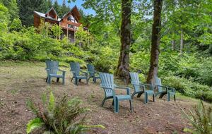 Lake Front Lodge on Lake Swift - Cougar, Washington