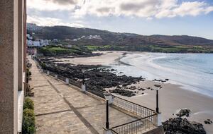 Waterfront Caion Apartment - A Laracha, Caion, Spain