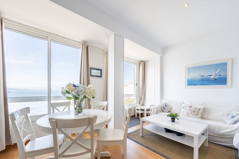 Waterfront Caion Apartment - A Laracha, Caion, Spain