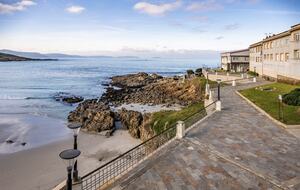 Waterfront Caion Apartment - A Laracha, Caion, Spain